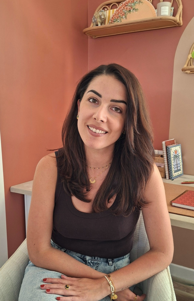 Masaje bebé y porteo acompañamiento maternidad doula embarazada